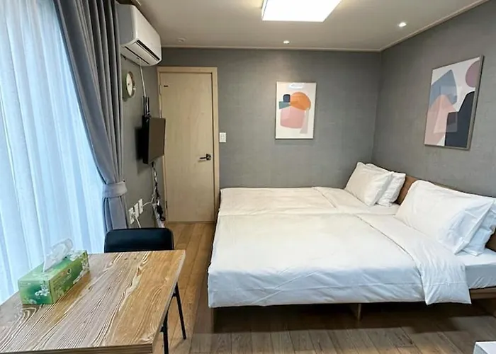 Red Stone Aparthotel 3*