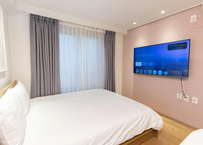 Aparthotel Red Stone 3*
