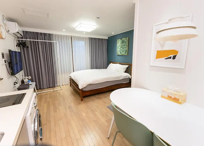 Red Stone Aparthotel